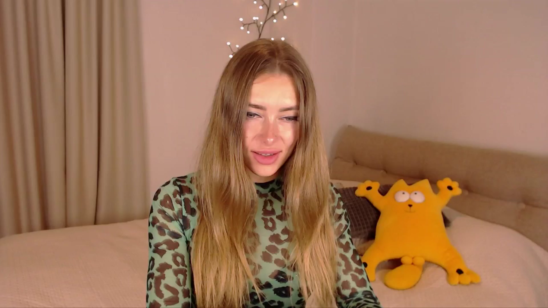 Gallery image thumbnail from SimonsWife's myfreecams stream on, 02/05/2025, 12:59 image 6 of 20