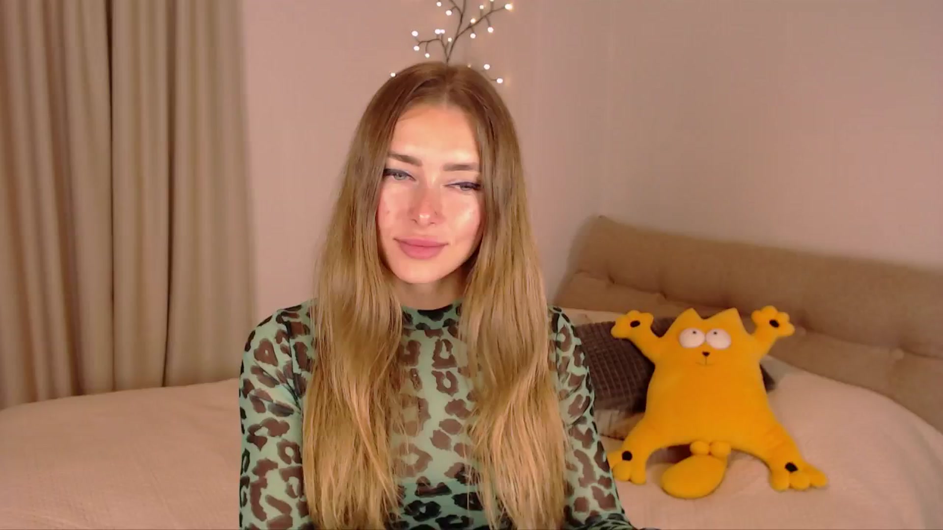 Gallery image thumbnail from SimonsWife's myfreecams stream on, 02/05/2025, 12:59 image 5 of 20