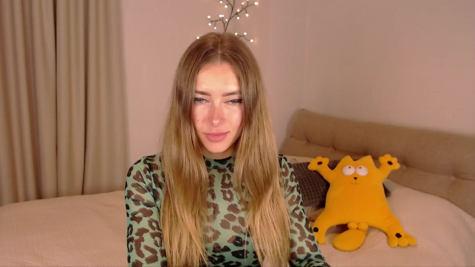 Gallery image thumbnail from SimonsWife's myfreecams stream on, 02/05/2025, 12:59 image 2 of 20