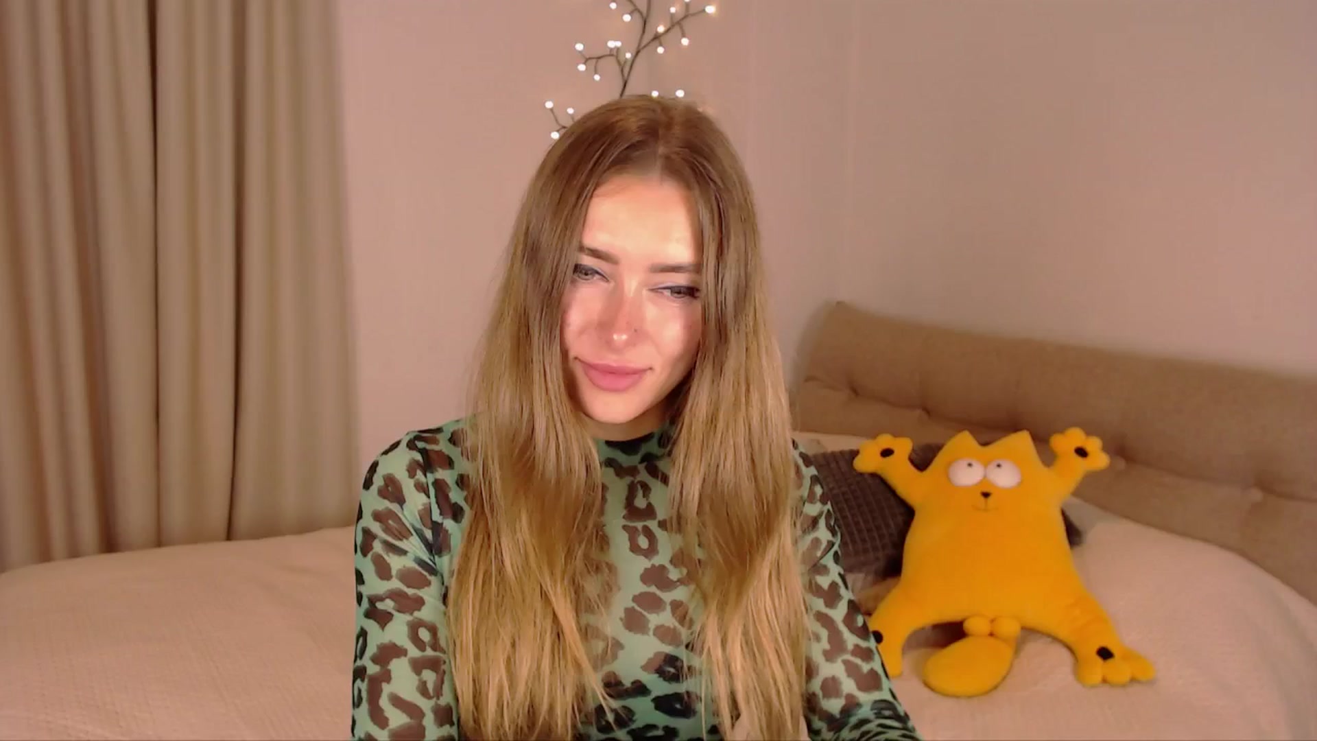 Gallery image thumbnail from SimonsWife's myfreecams stream on, 02/05/2025, 12:59 image 7 of 20