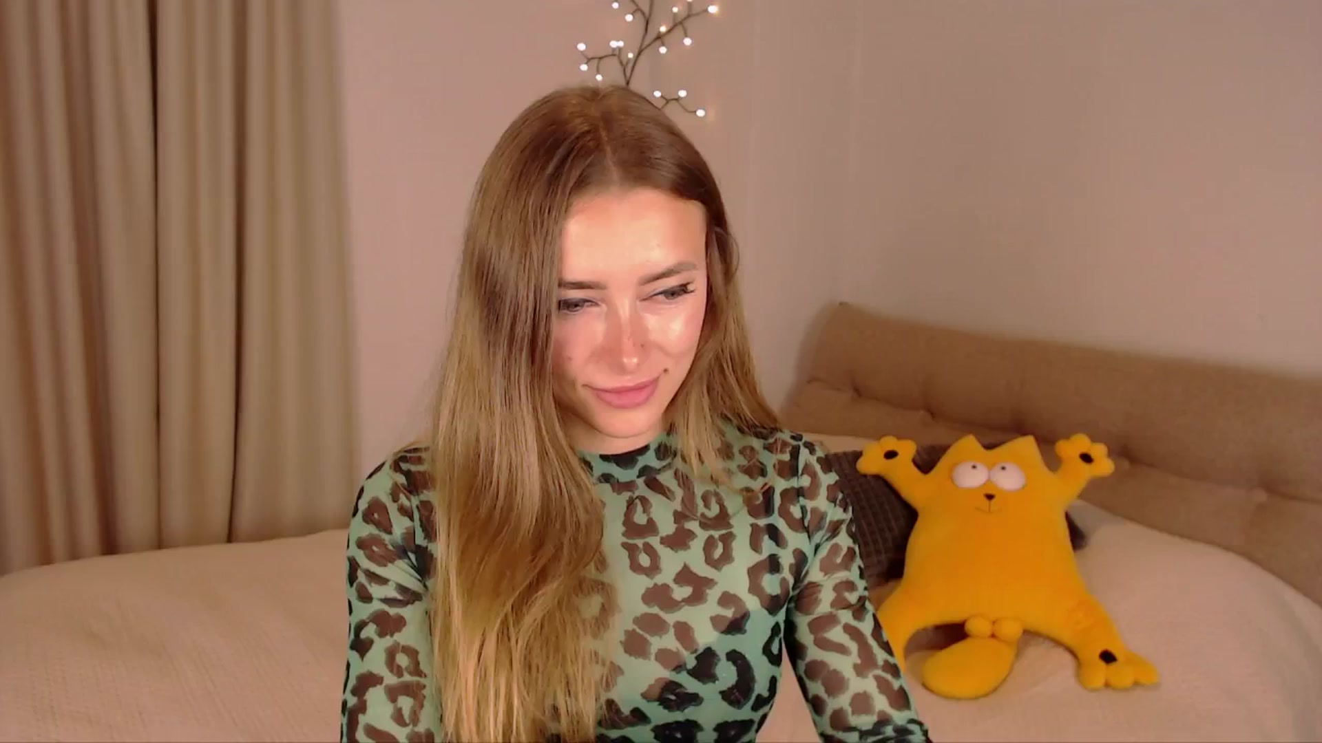 Gallery image thumbnail from SimonsWife's myfreecams stream on, 02/05/2025, 13:51 image 19 of 20