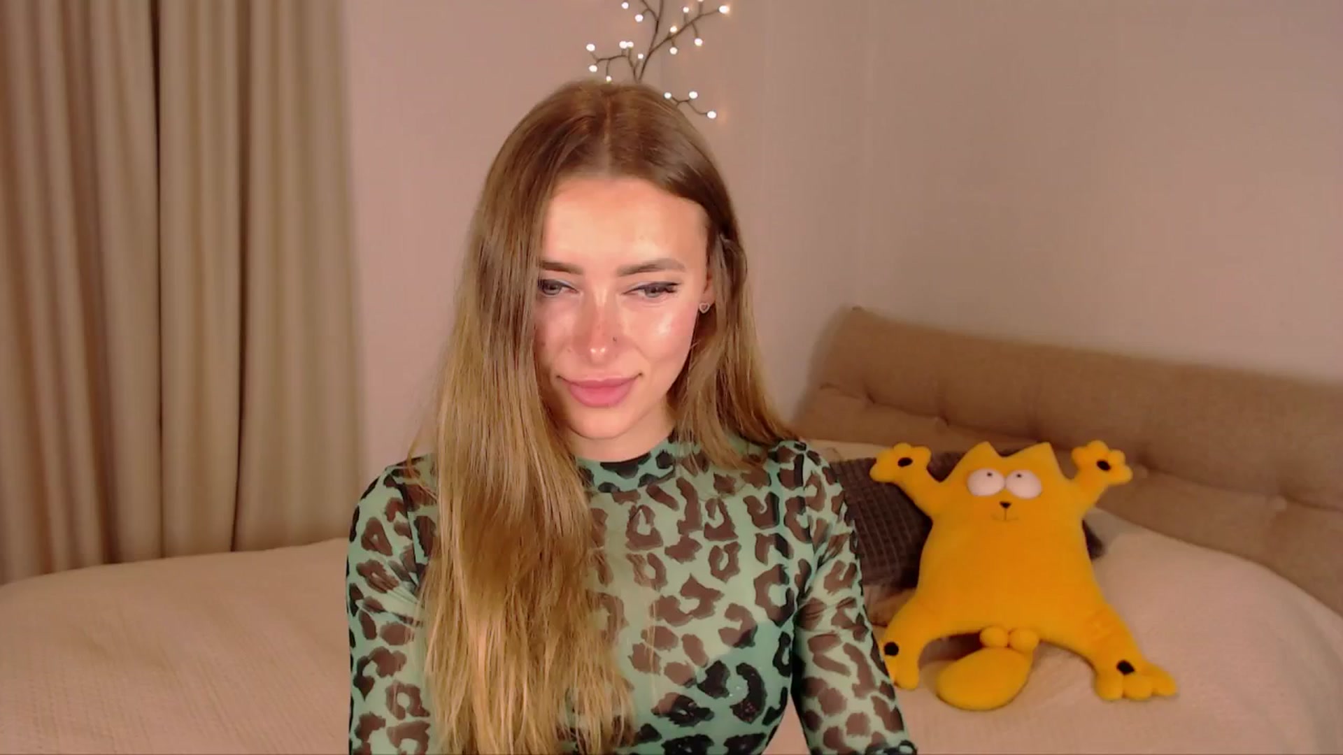 Gallery image thumbnail from SimonsWife's myfreecams stream on, 02/05/2025, 13:51 image 16 of 20