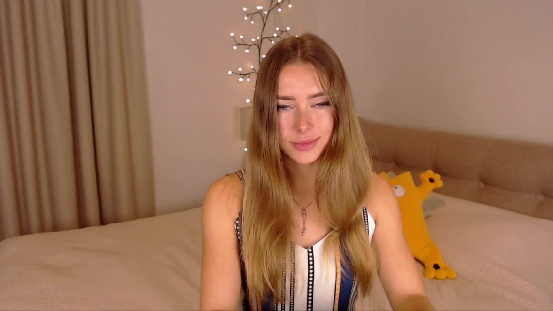 Gallery image thumbnail from SimonsWife's myfreecams stream on, 02/06/2025, 12:38 image 13 of 20