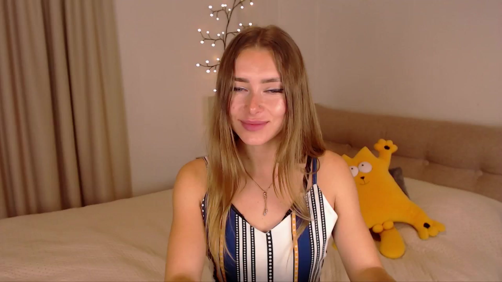 Gallery image thumbnail from SimonsWife's myfreecams stream on, 02/06/2025, 18:04 image 7 of 20