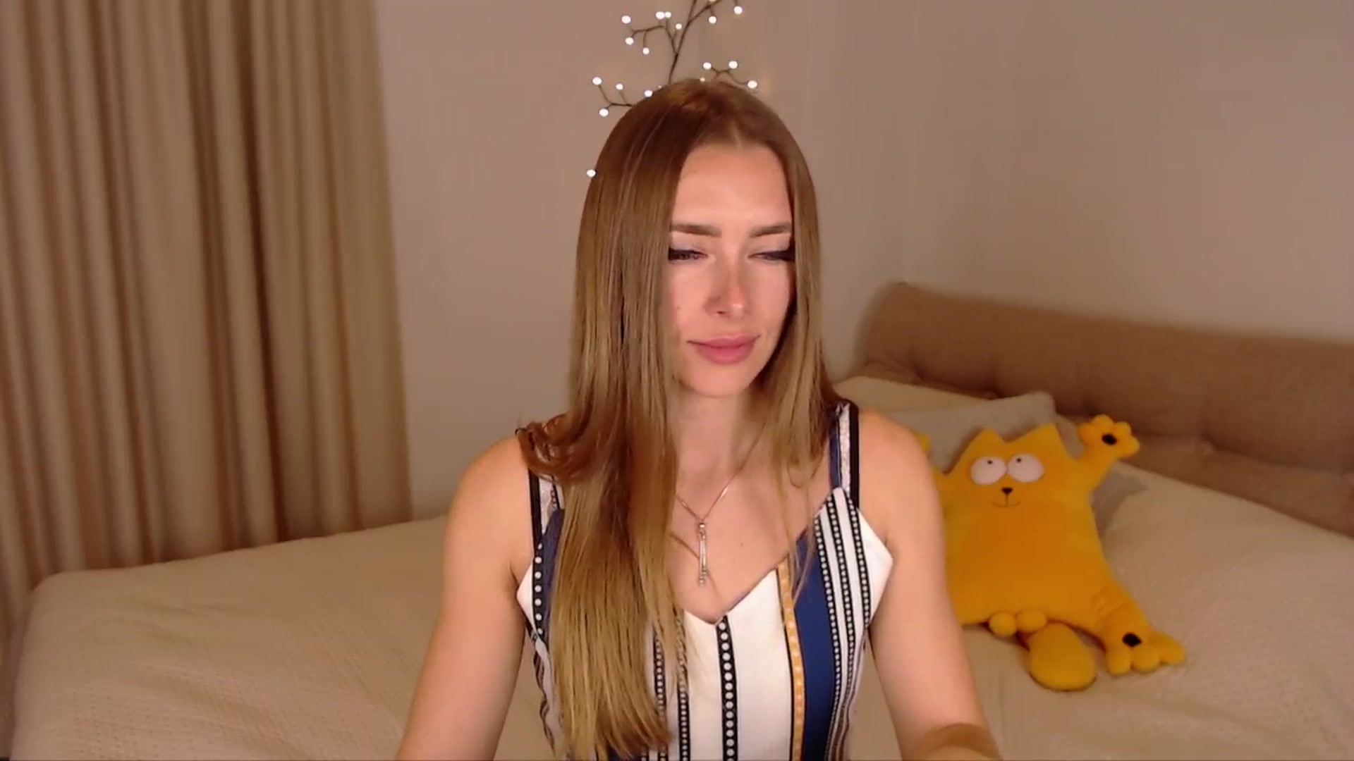 Gallery image thumbnail from SimonsWife's myfreecams stream on, 02/26/2025, 15:06 image 7 of 20