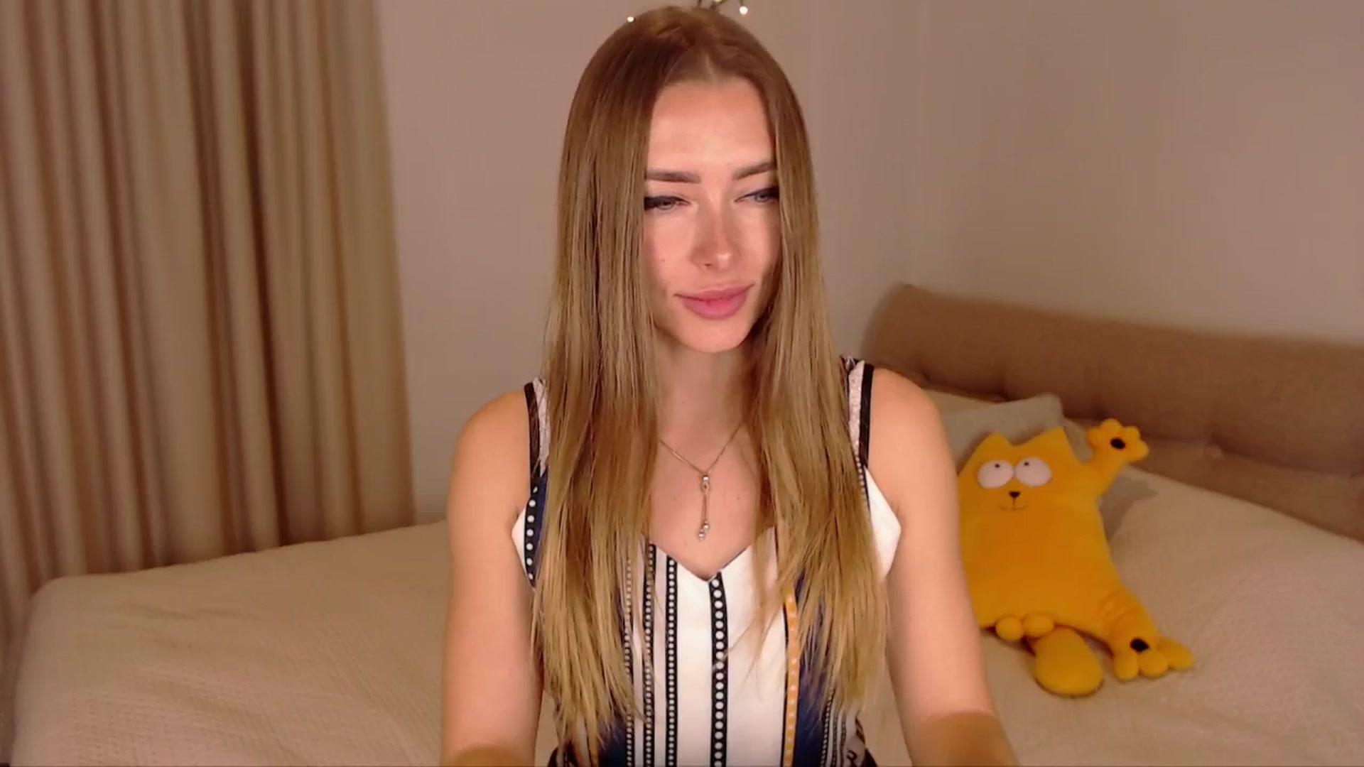 Gallery image thumbnail from SimonsWife's myfreecams stream on, 02/26/2025, 15:06 image 9 of 20