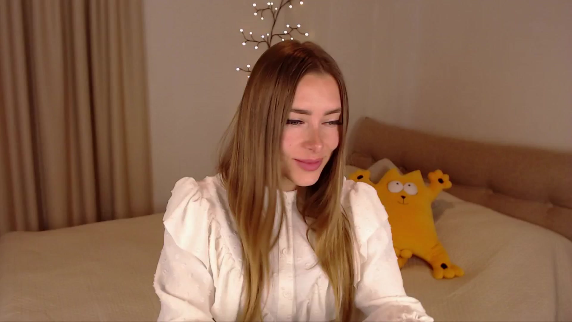 Gallery image thumbnail from SimonsWife's myfreecams stream on, 03/06/2025, 13:22 image 8 of 20