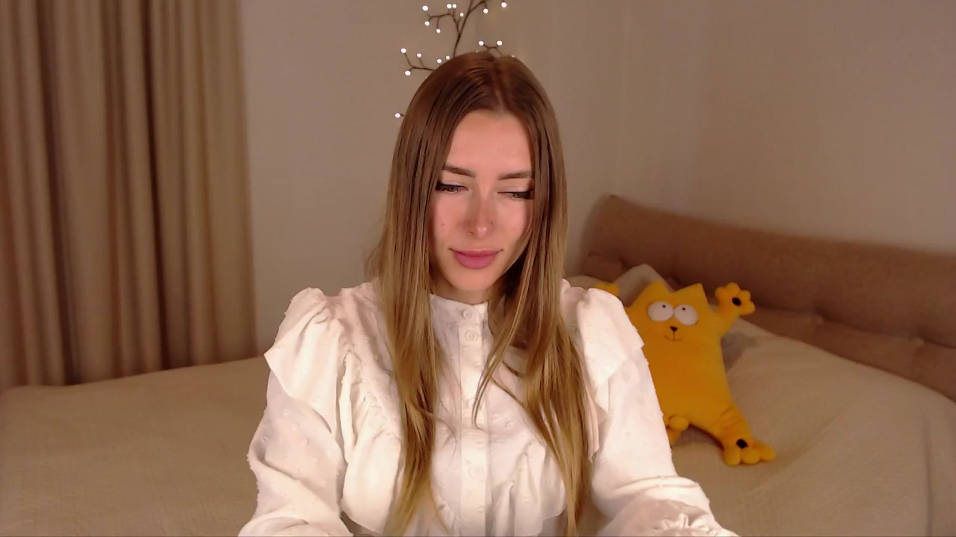 Gallery image thumbnail from SimonsWife's myfreecams stream on, 03/06/2025, 13:22 image 10 of 20