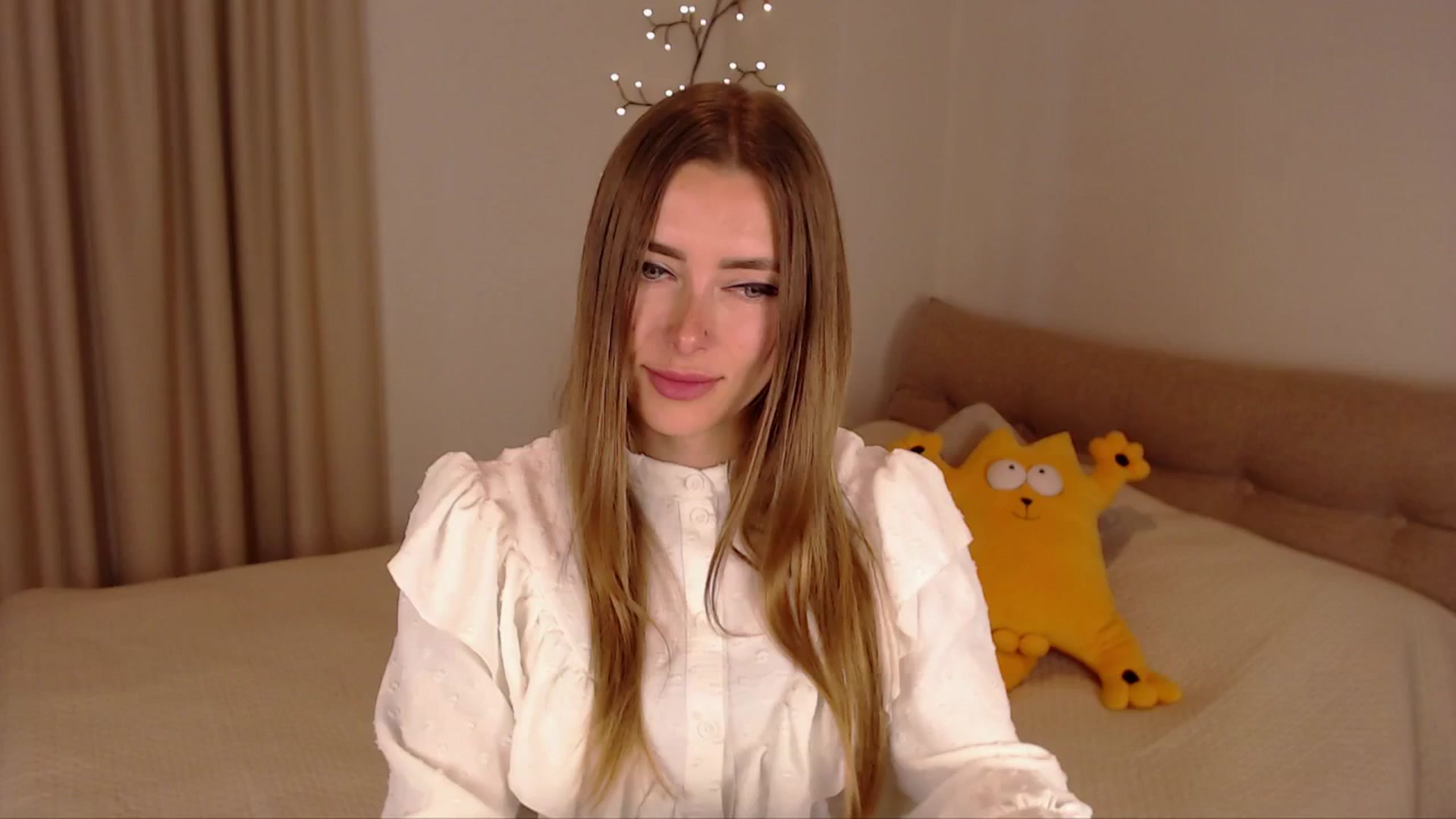 Gallery image thumbnail from SimonsWife's myfreecams stream on, 03/06/2025, 13:22 image 6 of 20