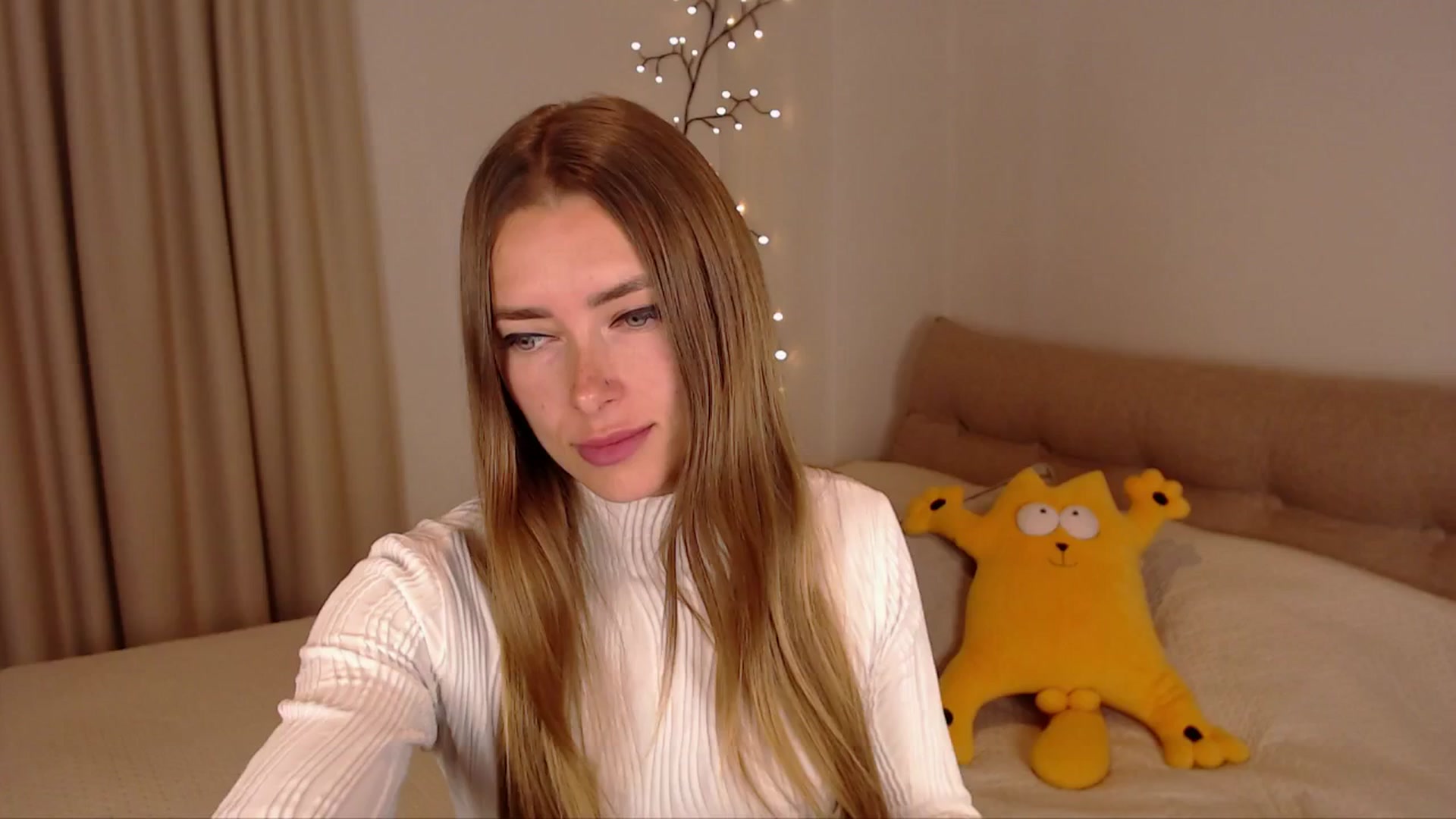 Gallery image thumbnail from SimonsWife's myfreecams stream on, 03/19/2025, 14:25 image 13 of 20