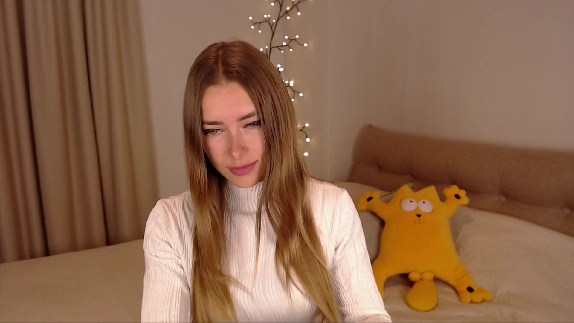 Gallery image thumbnail from SimonsWife's myfreecams stream on, 03/19/2025, 14:25 image 7 of 20