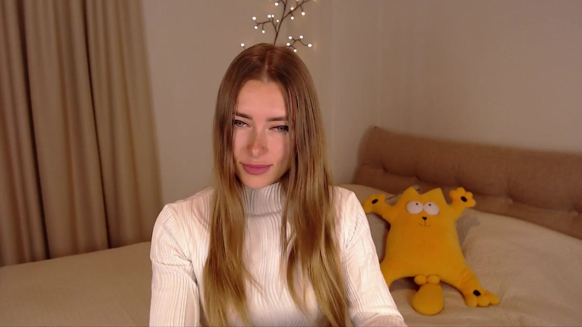 Gallery image thumbnail from SimonsWife's myfreecams stream on, 03/19/2025, 14:25 image 20 of 20