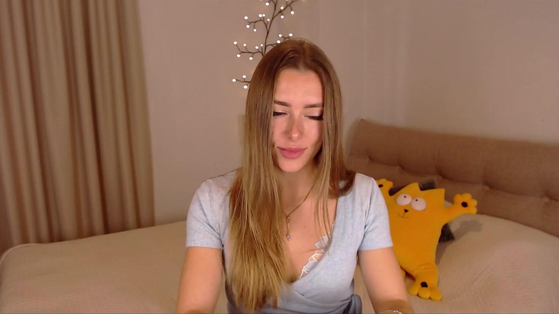 Gallery image thumbnail from SimonsWife's myfreecams stream on, 03/26/2025, 14:52 image 16 of 20