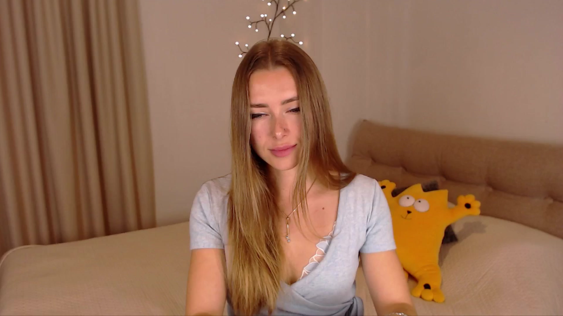 Gallery image thumbnail from SimonsWife's myfreecams stream on, 03/26/2025, 14:52 image 13 of 20