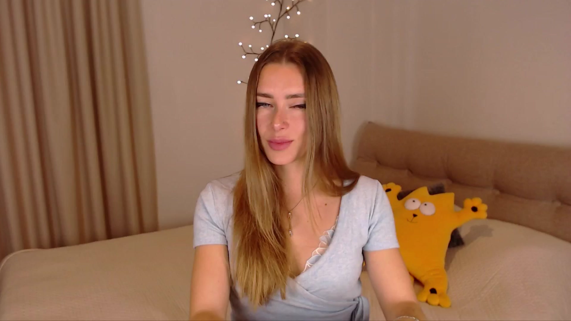 Gallery image thumbnail from SimonsWife's myfreecams stream on, 03/26/2025, 14:52 image 20 of 20