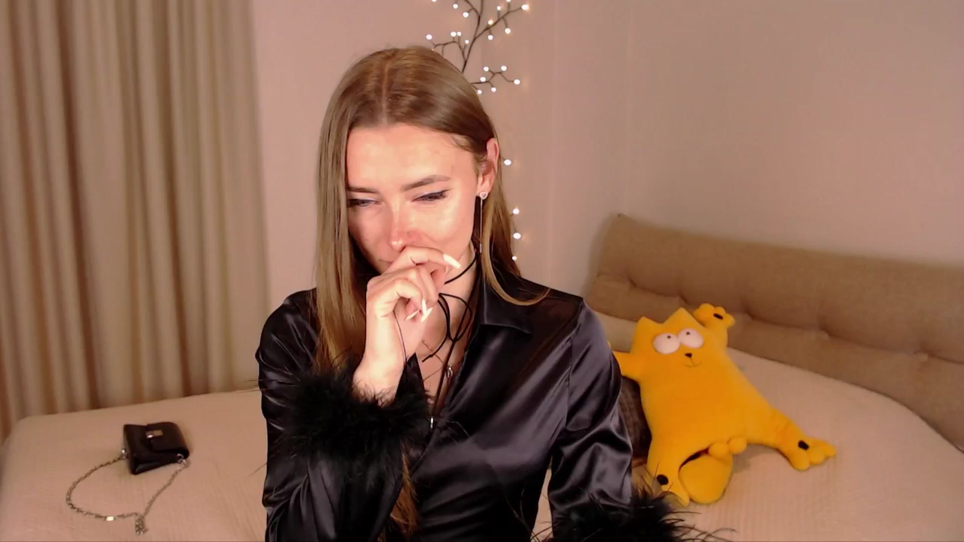 Gallery image thumbnail from SimonsWife's myfreecams stream on, 03/30/2025, 15:04 image 14 of 20