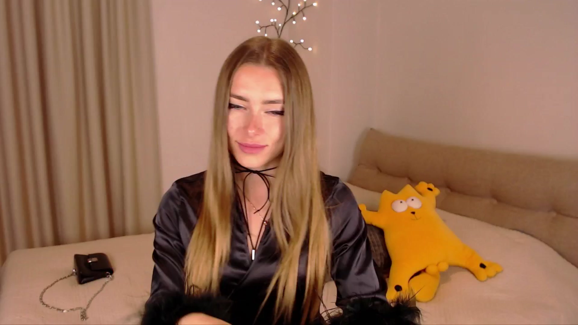 Gallery image thumbnail from SimonsWife's myfreecams stream on, 03/30/2025, 15:04 image 4 of 20