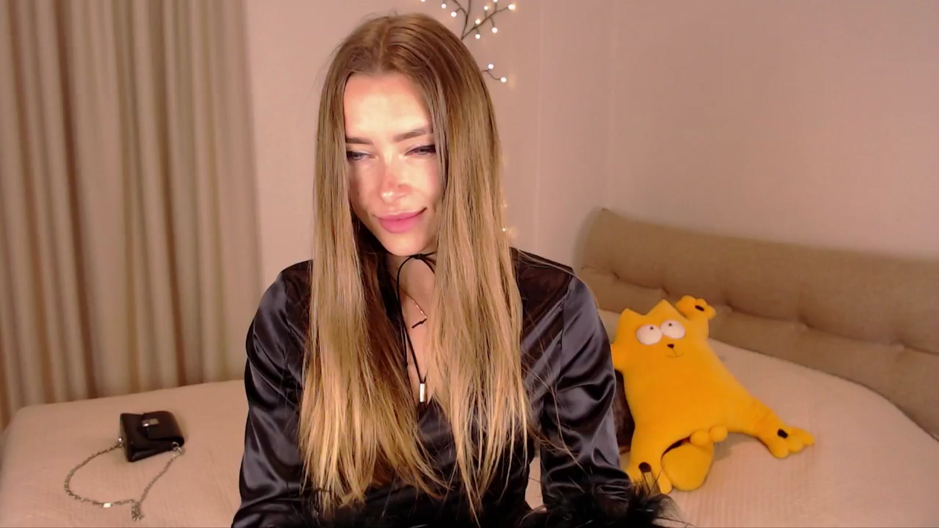 Gallery image thumbnail from SimonsWife's myfreecams stream on, 03/30/2025, 15:04 image 6 of 20