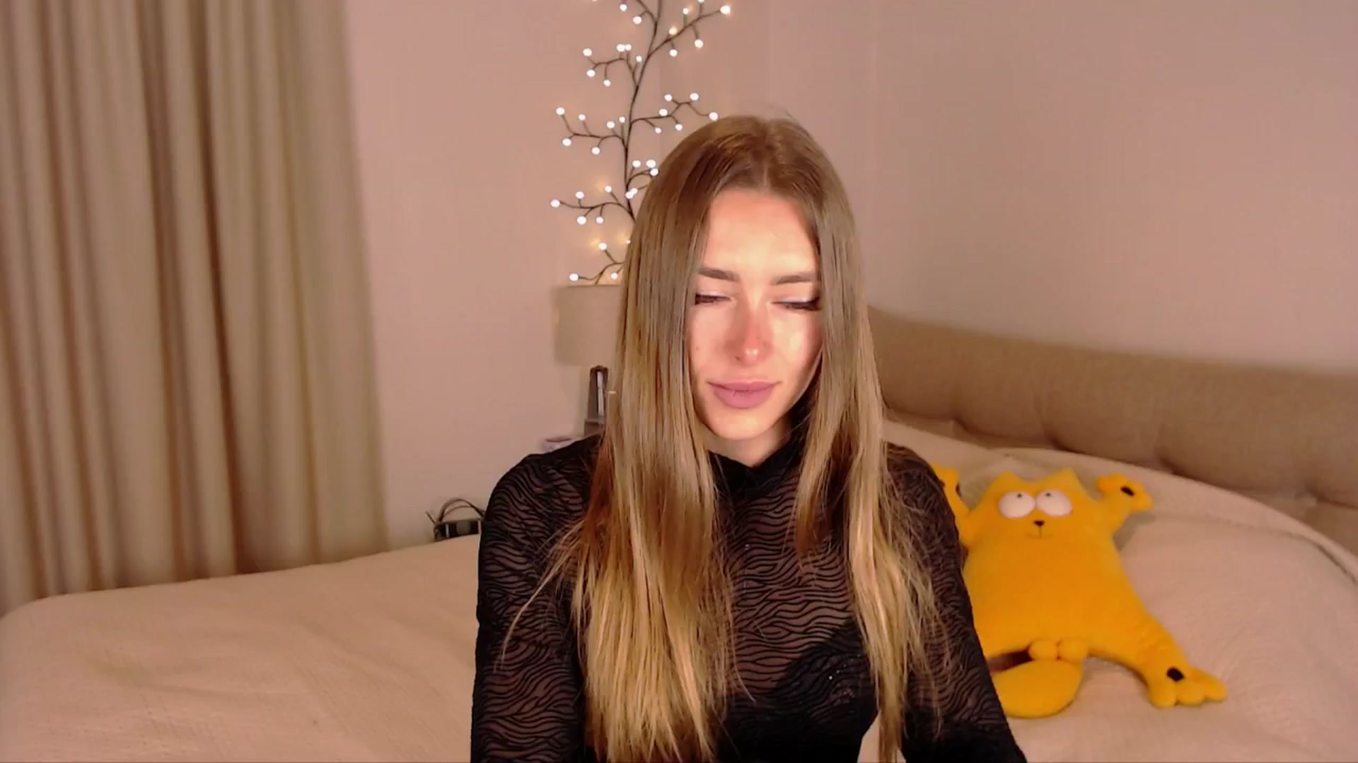Gallery image thumbnail from SimonsWife's myfreecams stream on, 04/07/2025, 12:03 image 13 of 20