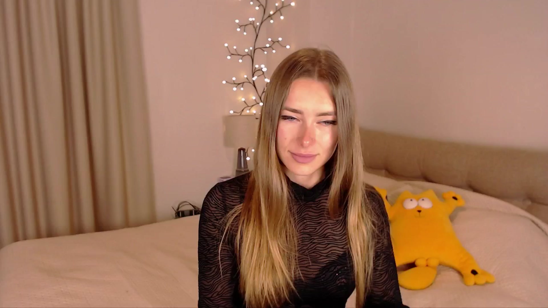 Gallery image thumbnail from SimonsWife's myfreecams stream on, 04/07/2025, 12:03 image 10 of 20