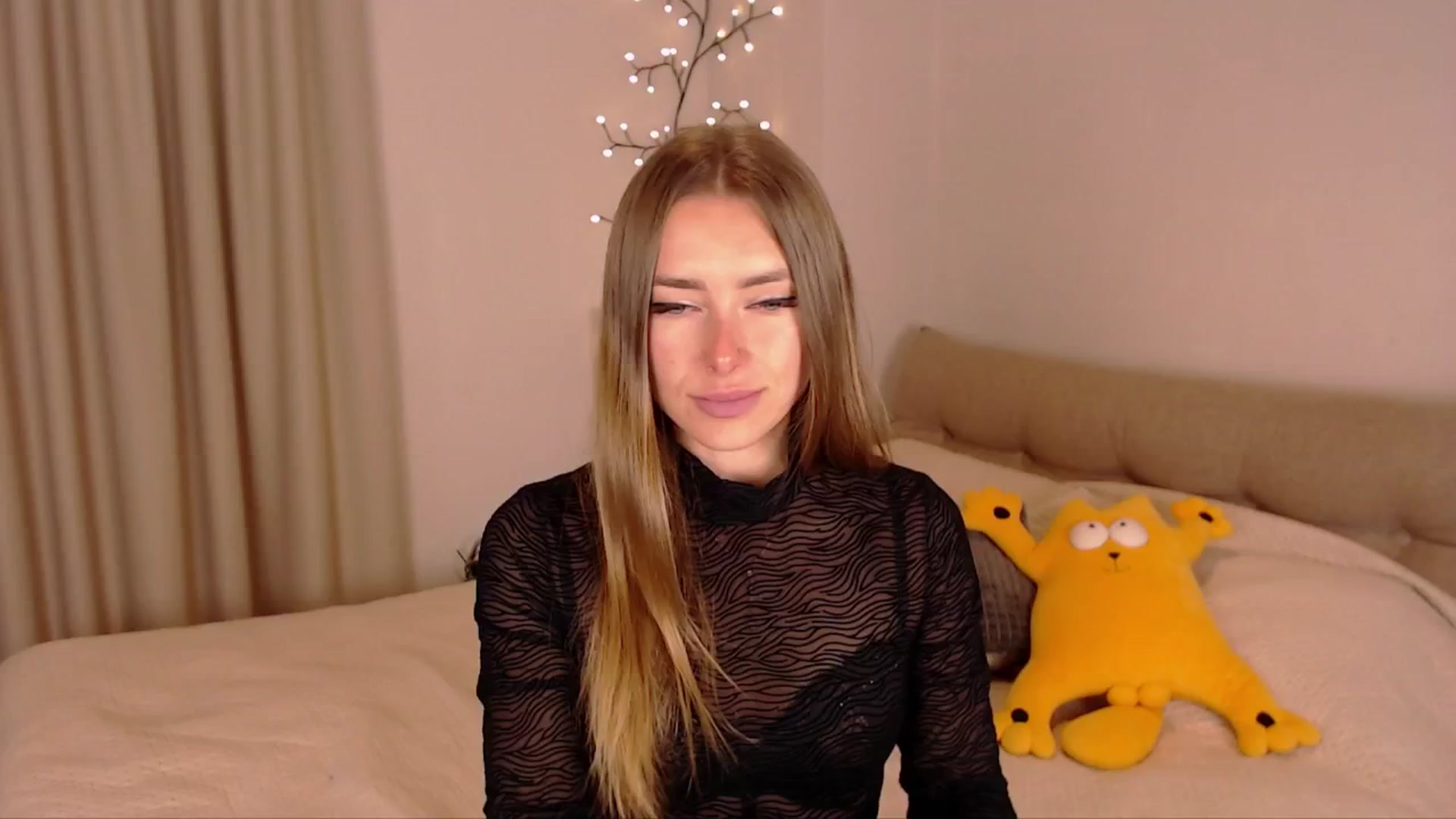 Gallery image thumbnail from SimonsWife's myfreecams stream on, 04/07/2025, 12:03 image 1 of 20