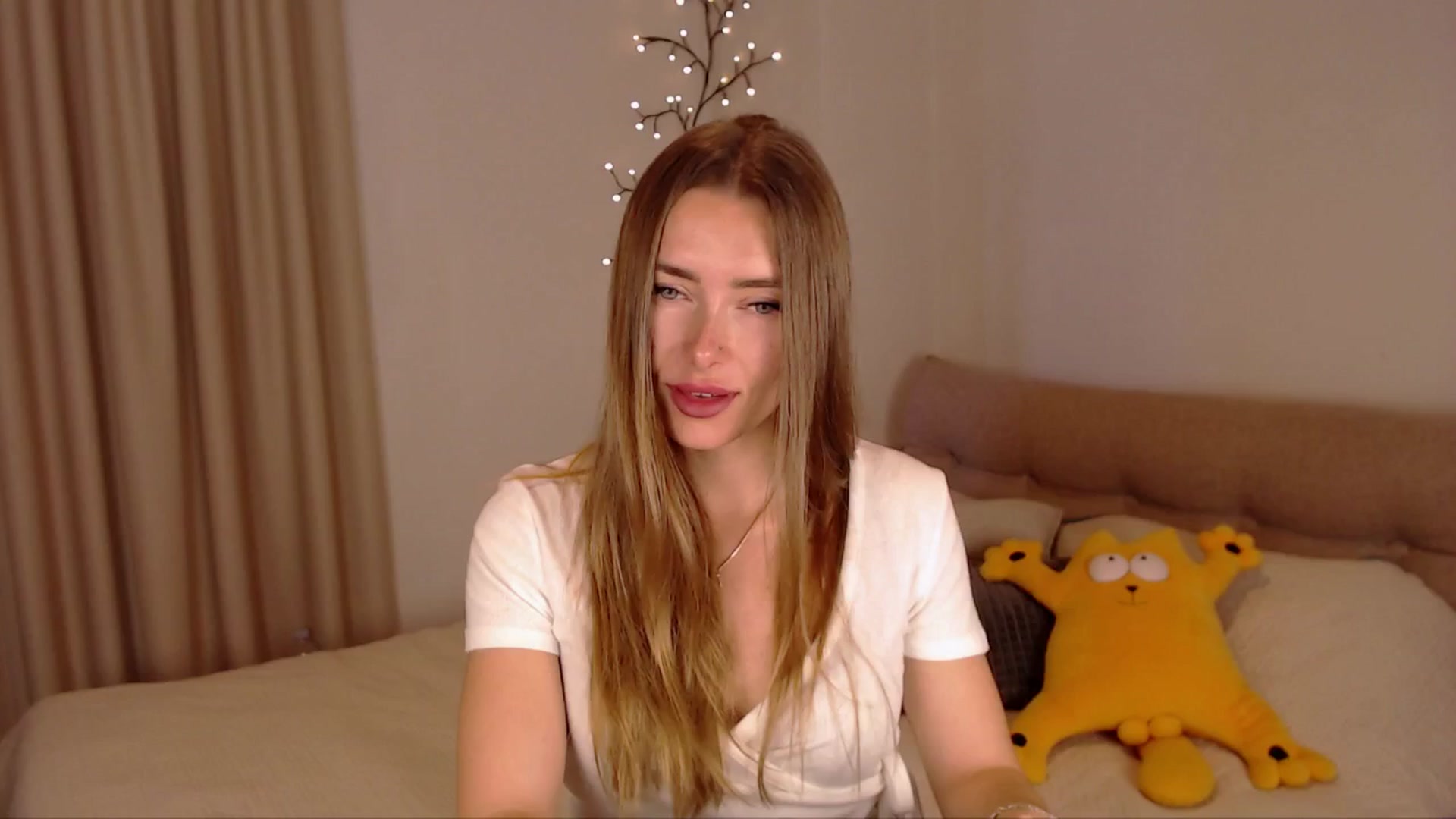 Gallery image thumbnail from SimonsWife's myfreecams stream on, 04/23/2025, 13:07 image 19 of 20