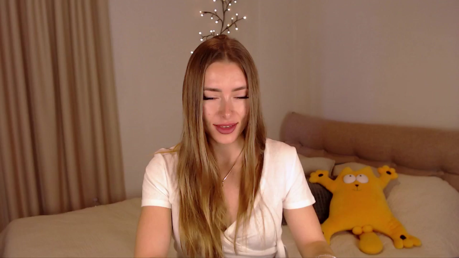 Gallery image thumbnail from SimonsWife's myfreecams stream on, 04/23/2025, 13:07 image 20 of 20