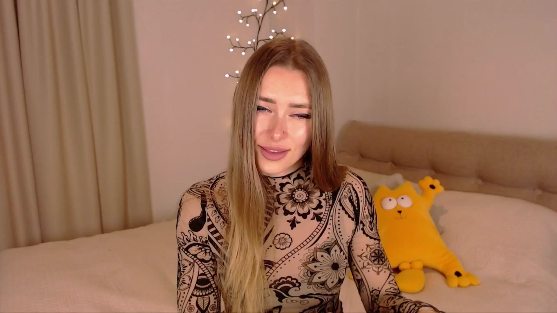 Gallery image thumbnail from SimonsWife's myfreecams stream on, 04/30/2025, 13:50 image 15 of 20
