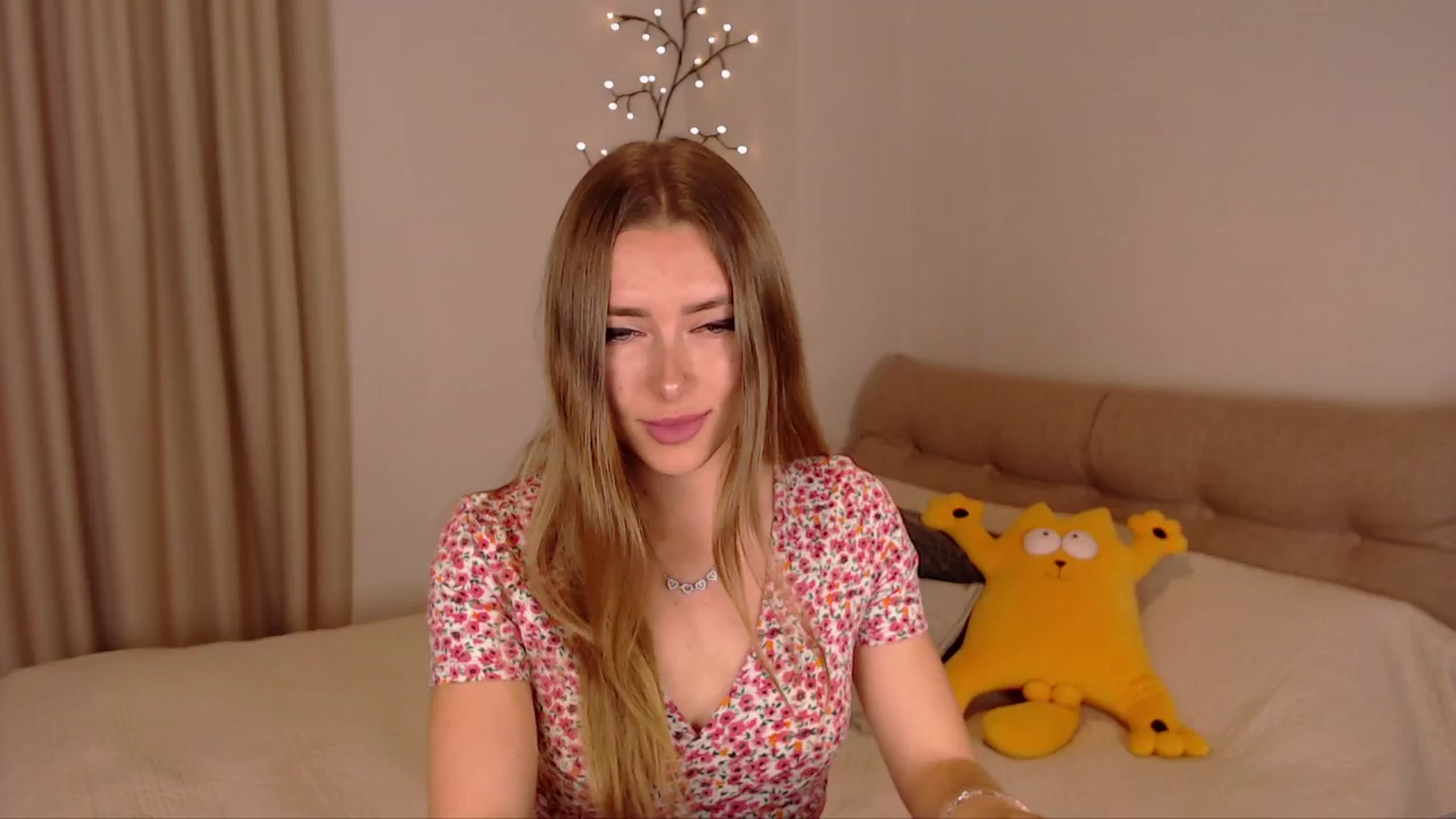 Gallery image thumbnail from SimonsWife's myfreecams stream on, 05/04/2025, 13:13 image 18 of 20