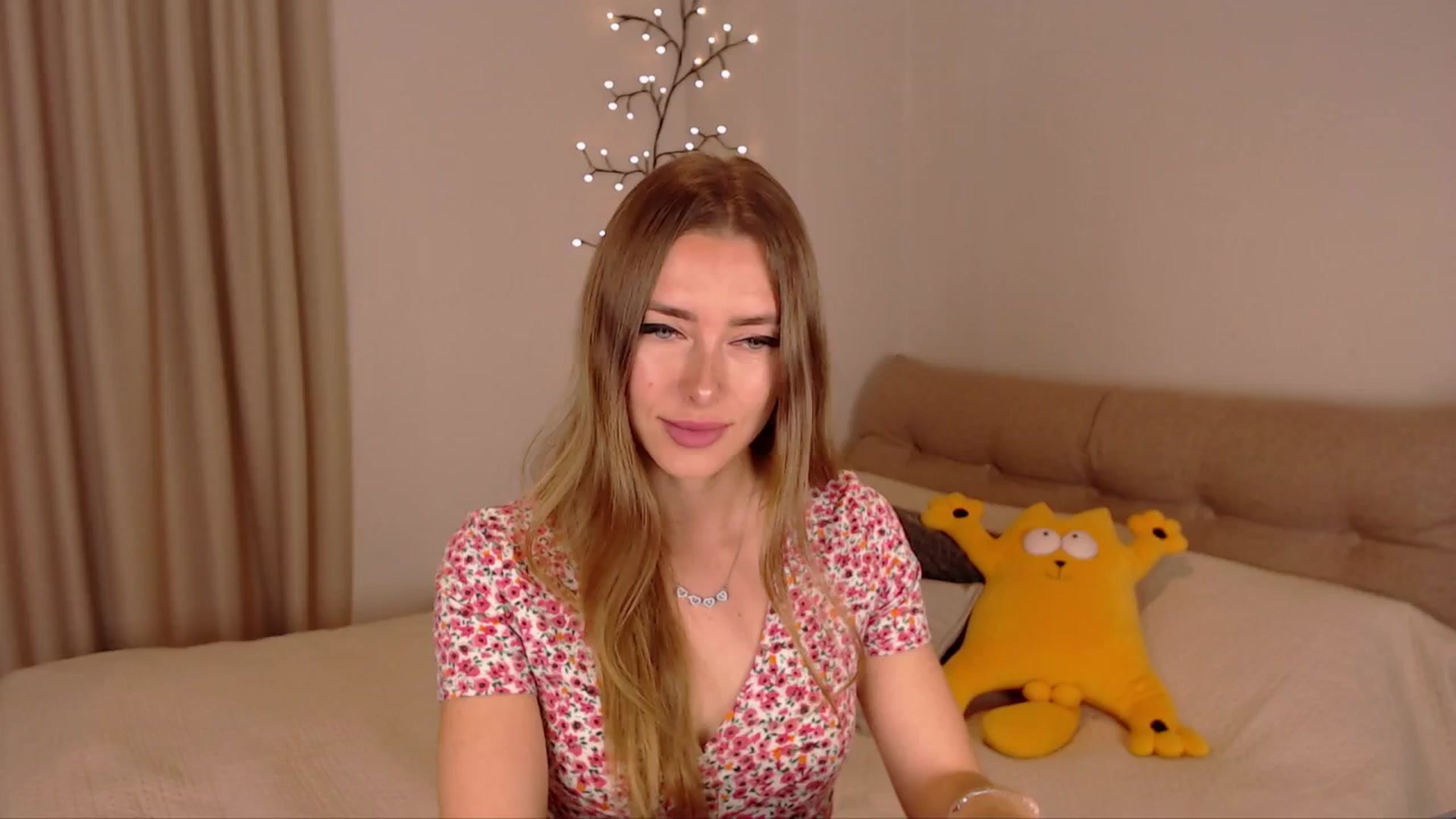 Gallery image thumbnail from SimonsWife's myfreecams stream on, 05/04/2025, 13:13 image 14 of 20