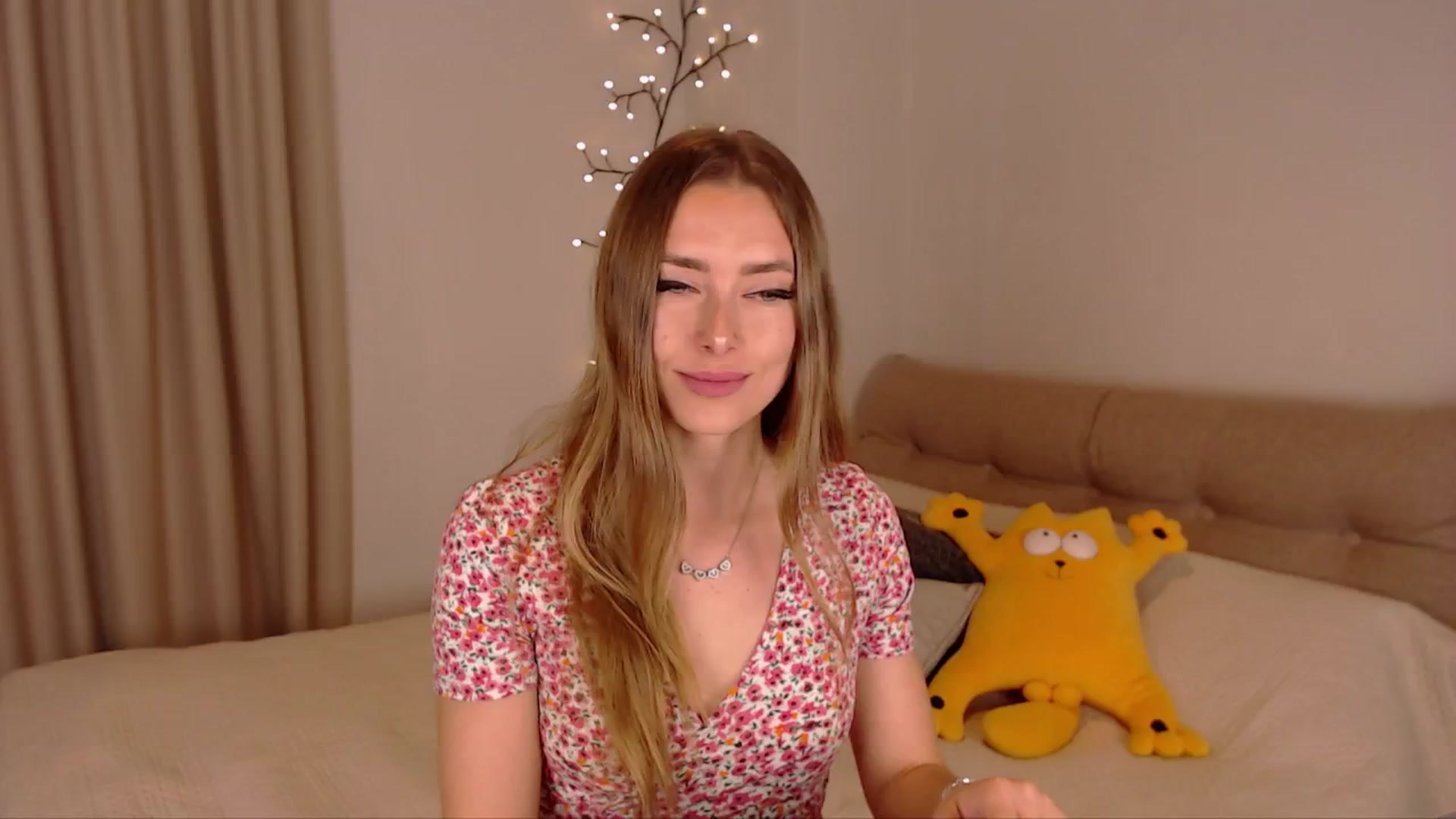 Gallery image thumbnail from SimonsWife's myfreecams stream on, 05/04/2025, 13:13 image 16 of 20
