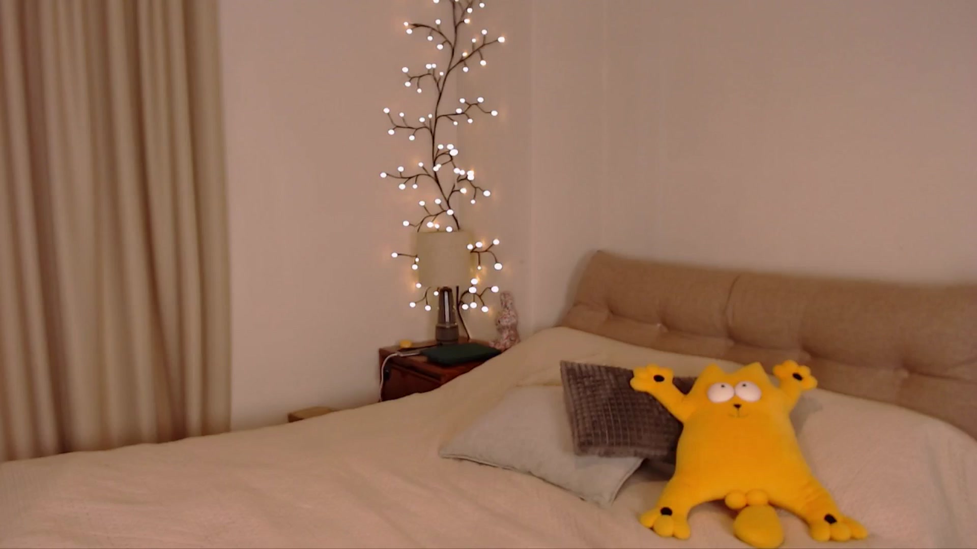 Gallery image thumbnail from SimonsWife's myfreecams stream on, 05/04/2025, 15:00 image 16 of 20