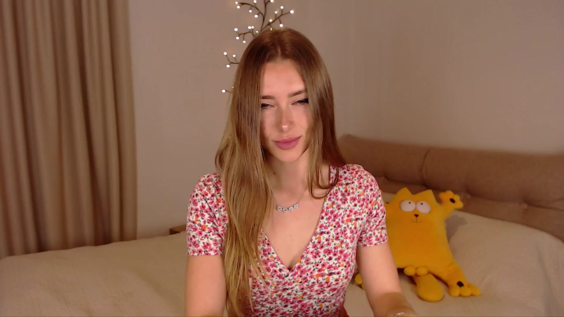 Gallery image thumbnail from SimonsWife's myfreecams stream on, 05/04/2025, 15:00 image 1 of 20