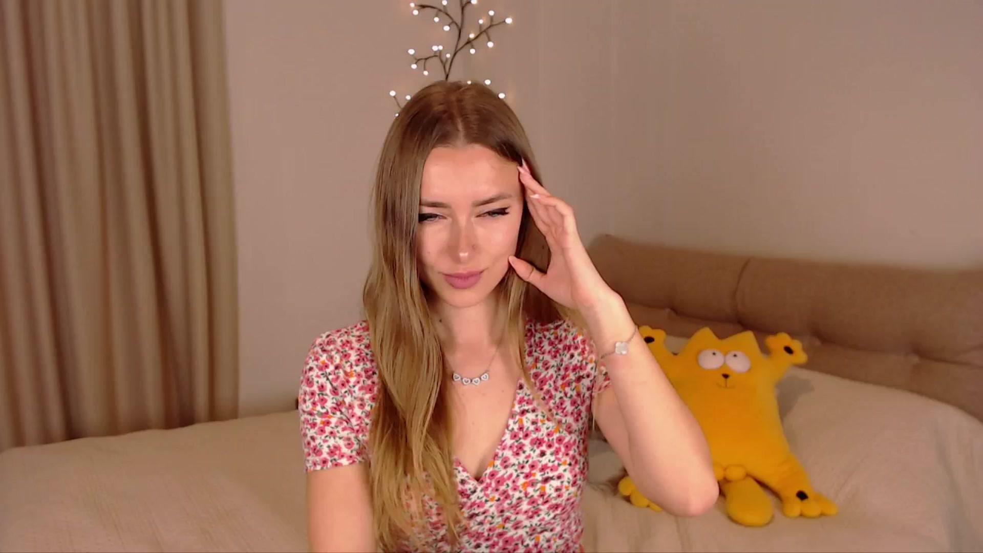 Gallery image thumbnail from SimonsWife's myfreecams stream on, 05/04/2025, 15:00 image 7 of 20