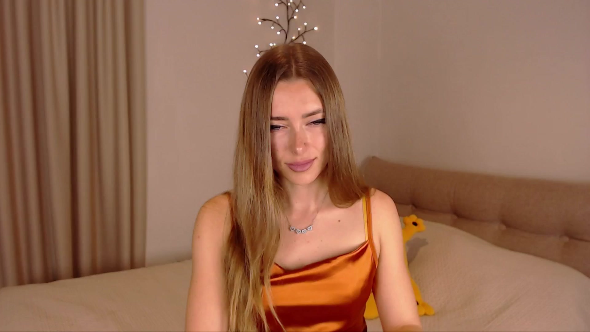 Gallery image thumbnail from SimonsWife's myfreecams stream on, 05/07/2025, 13:55 image 13 of 20