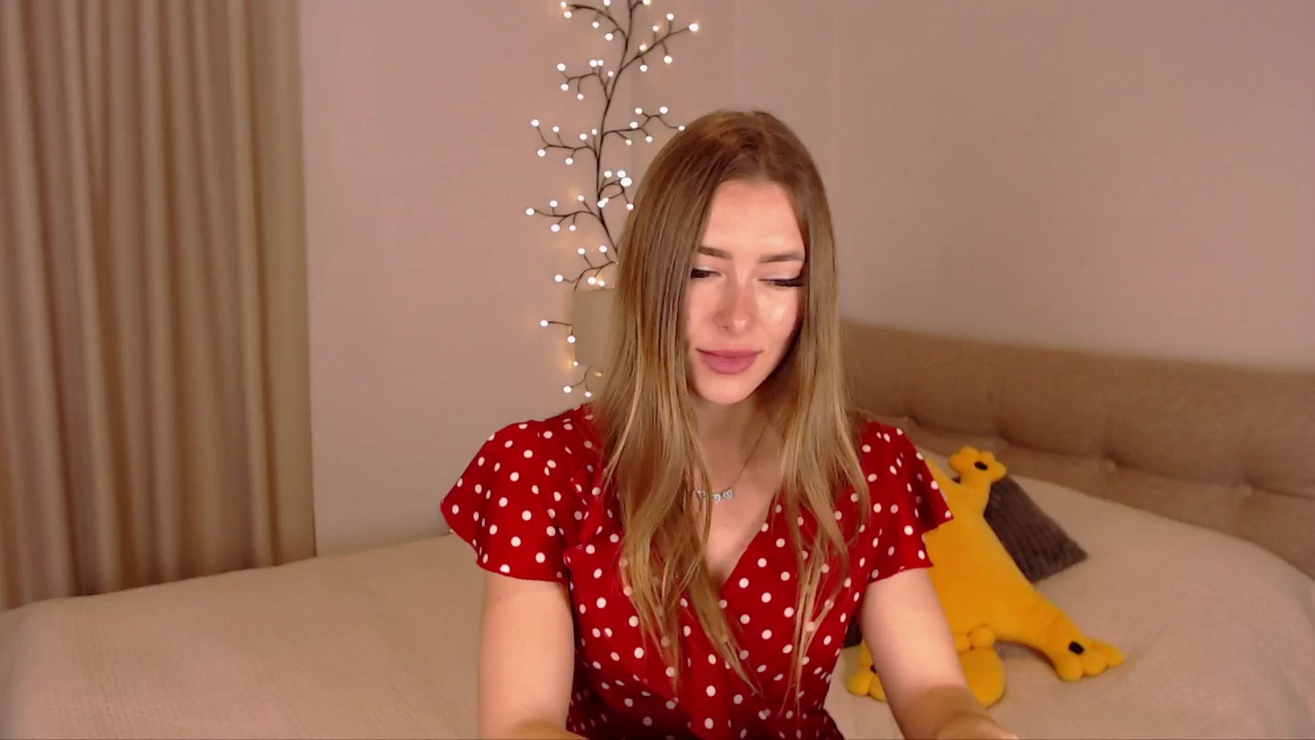 Gallery image thumbnail from SimonsWife's myfreecams stream on, 05/08/2025, 13:23 image 4 of 20