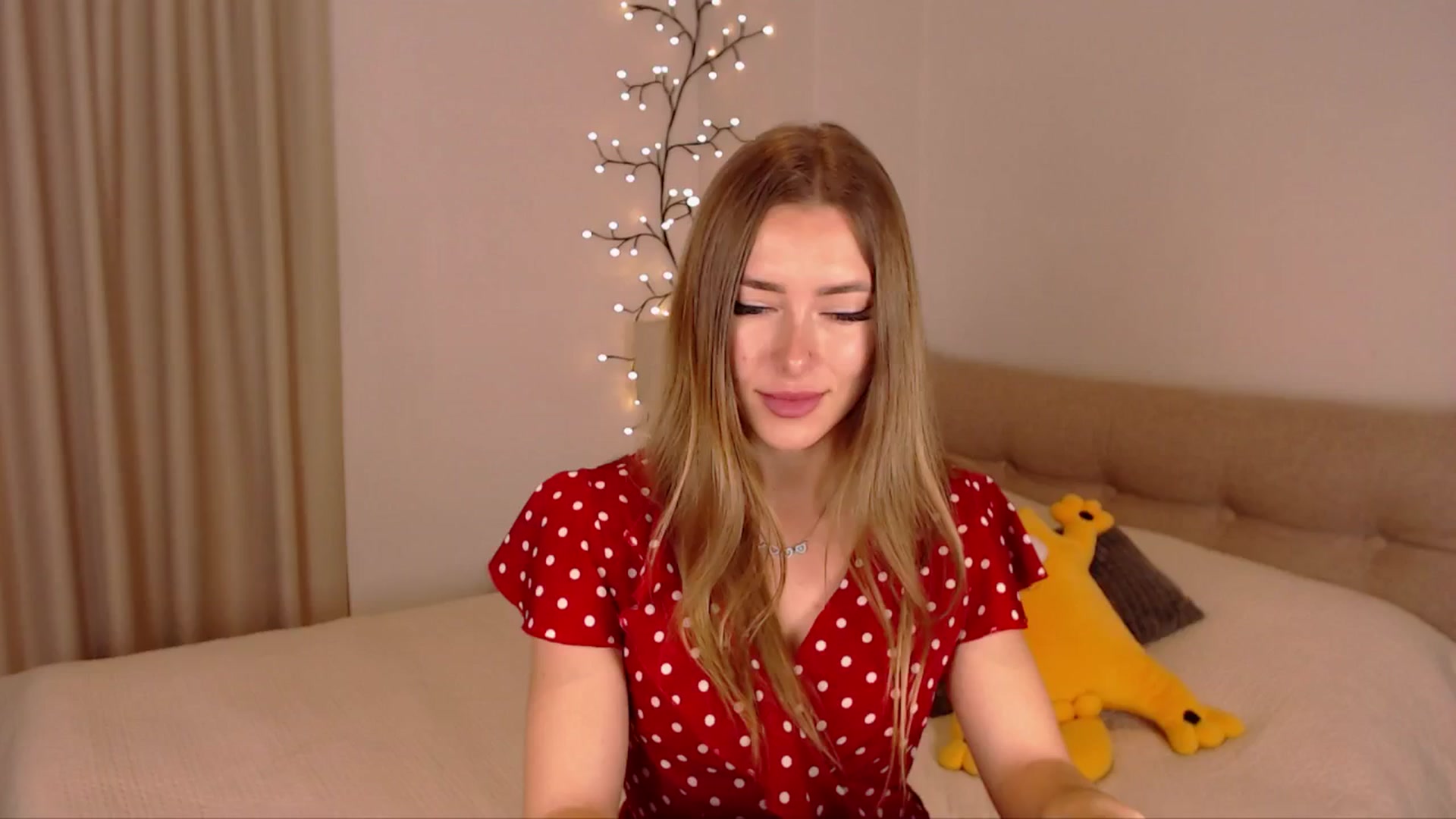 Gallery image thumbnail from SimonsWife's myfreecams stream on, 05/08/2025, 13:23 image 5 of 20