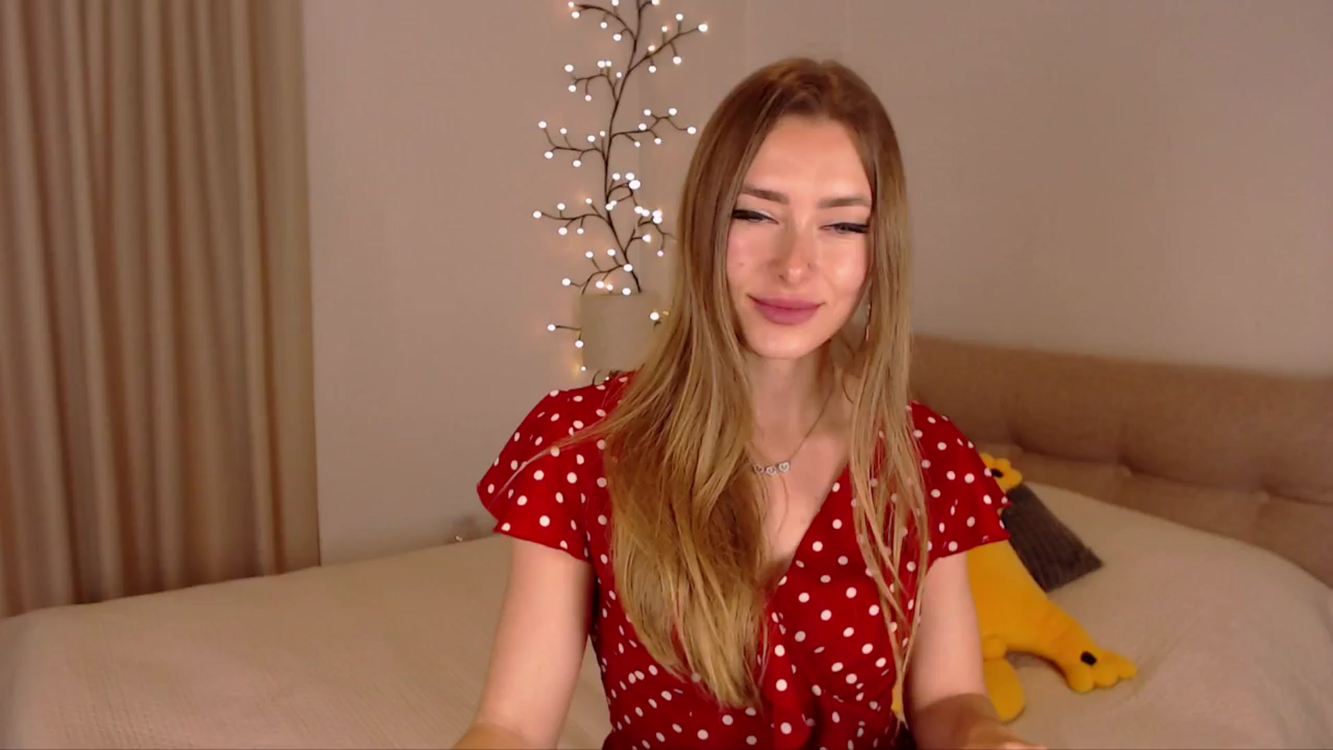 Gallery image thumbnail from SimonsWife's myfreecams stream on, 05/08/2025, 13:23 image 19 of 20