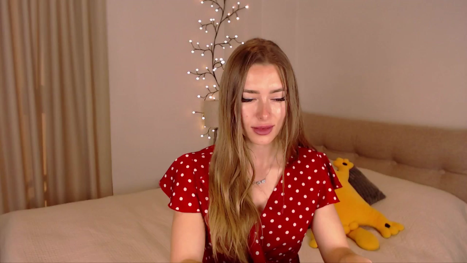 Gallery image thumbnail from SimonsWife's myfreecams stream on, 05/08/2025, 17:04 image 8 of 20