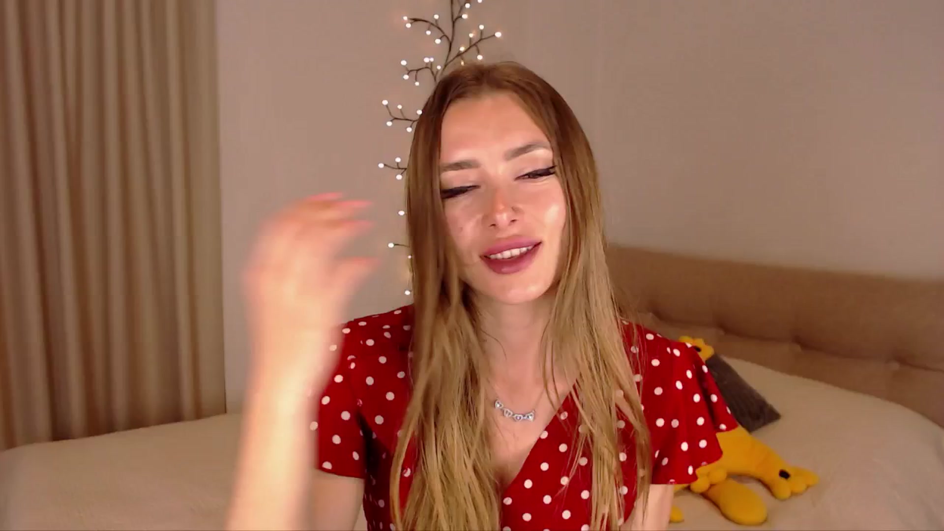 Gallery image thumbnail from SimonsWife's myfreecams stream on, 05/08/2025, 17:04 image 19 of 20