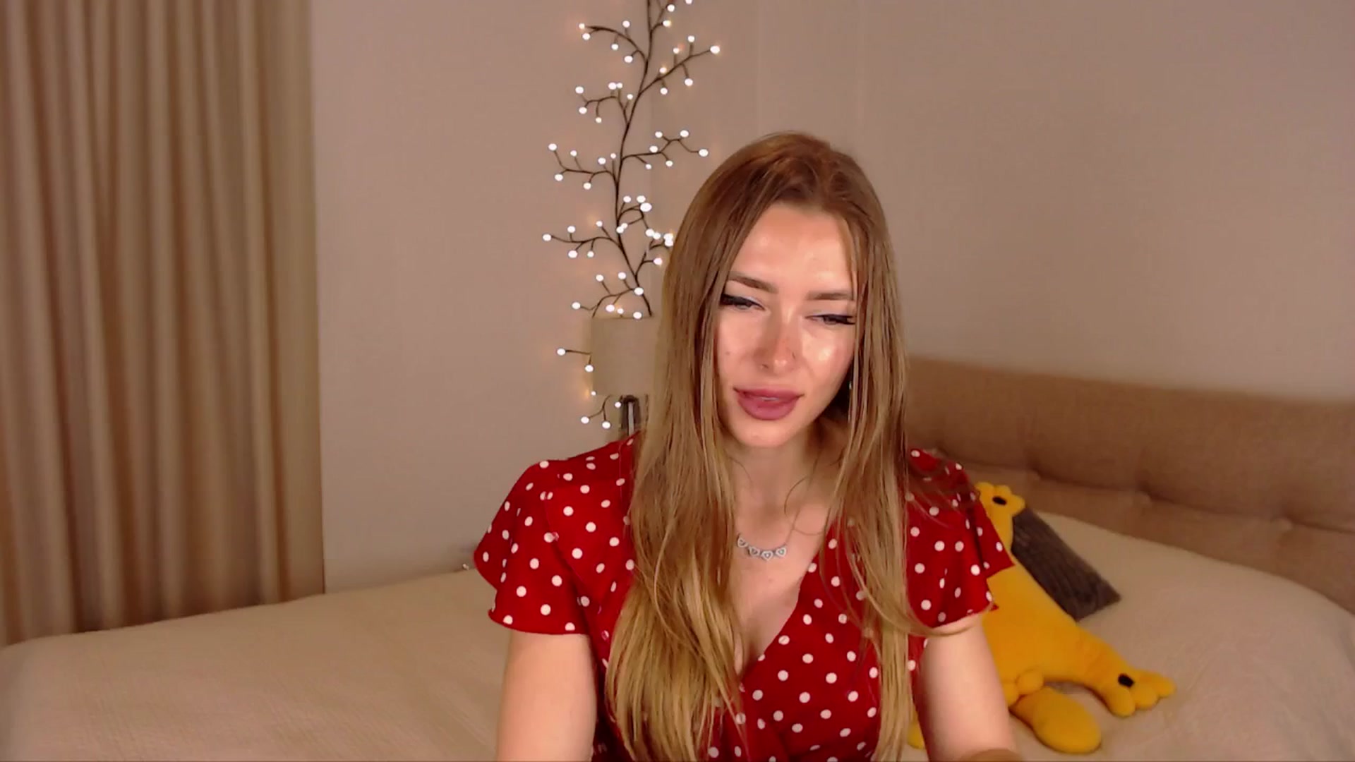 Gallery image thumbnail from SimonsWife's myfreecams stream on, 05/08/2025, 17:04 image 17 of 20