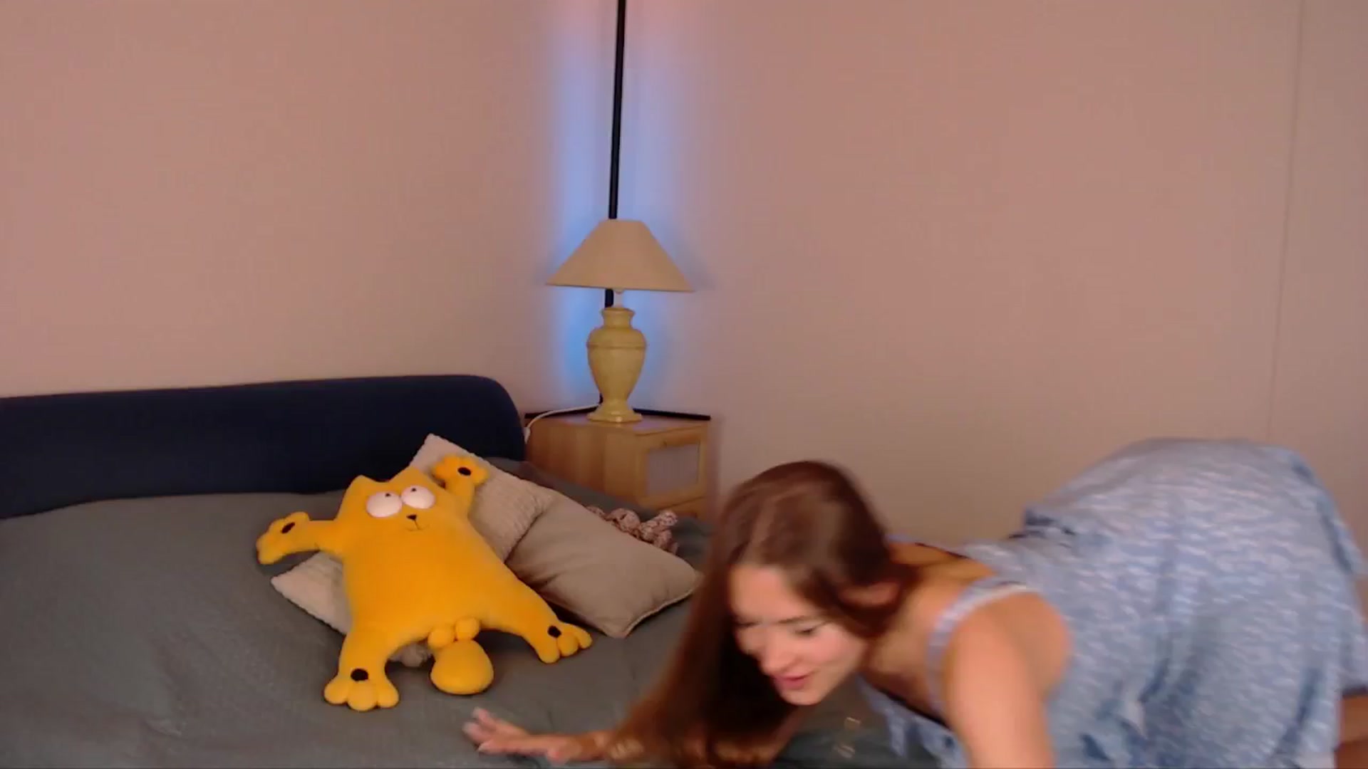 Gallery image thumbnail from SimonsWife's myfreecams stream on, 05/19/2025, 15:19 image 11 of 20
