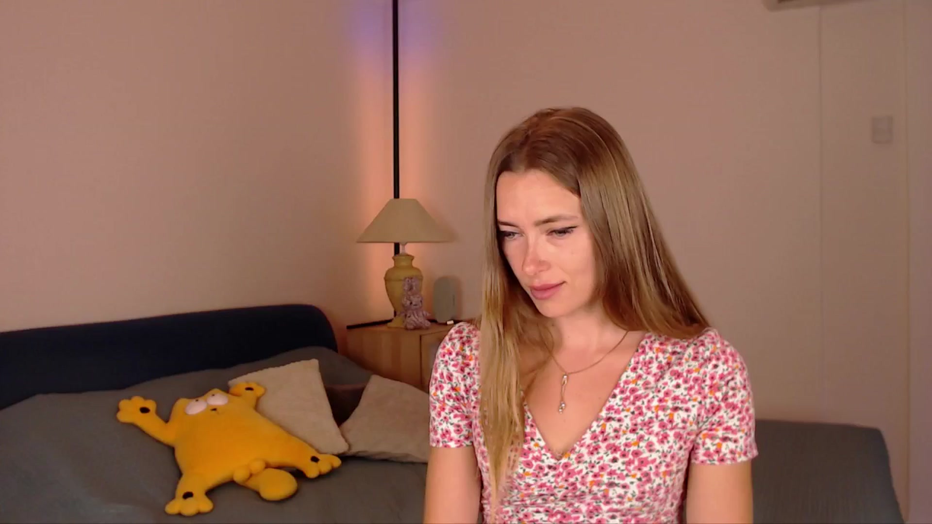 Gallery image thumbnail from SimonsWife's myfreecams stream on, 06/12/2025, 13:44 image 16 of 20