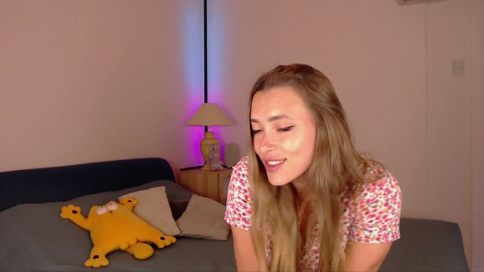 Gallery image thumbnail from SimonsWife's myfreecams stream on, 06/12/2025, 13:44 image 2 of 20