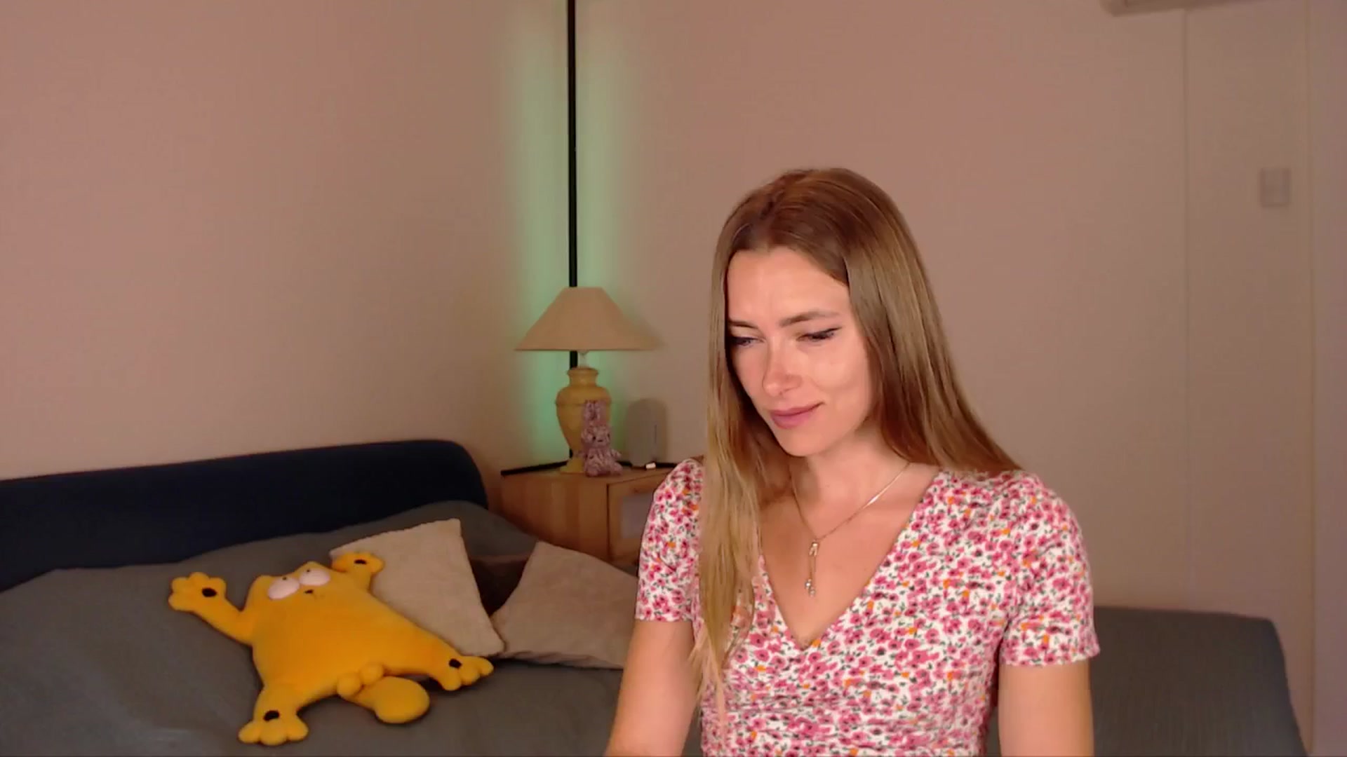 Gallery image thumbnail from SimonsWife's myfreecams stream on, 06/12/2025, 13:44 image 15 of 20