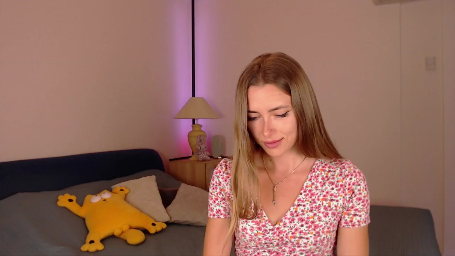 Gallery image thumbnail from SimonsWife's myfreecams stream on, 06/12/2025, 13:44 image 14 of 20