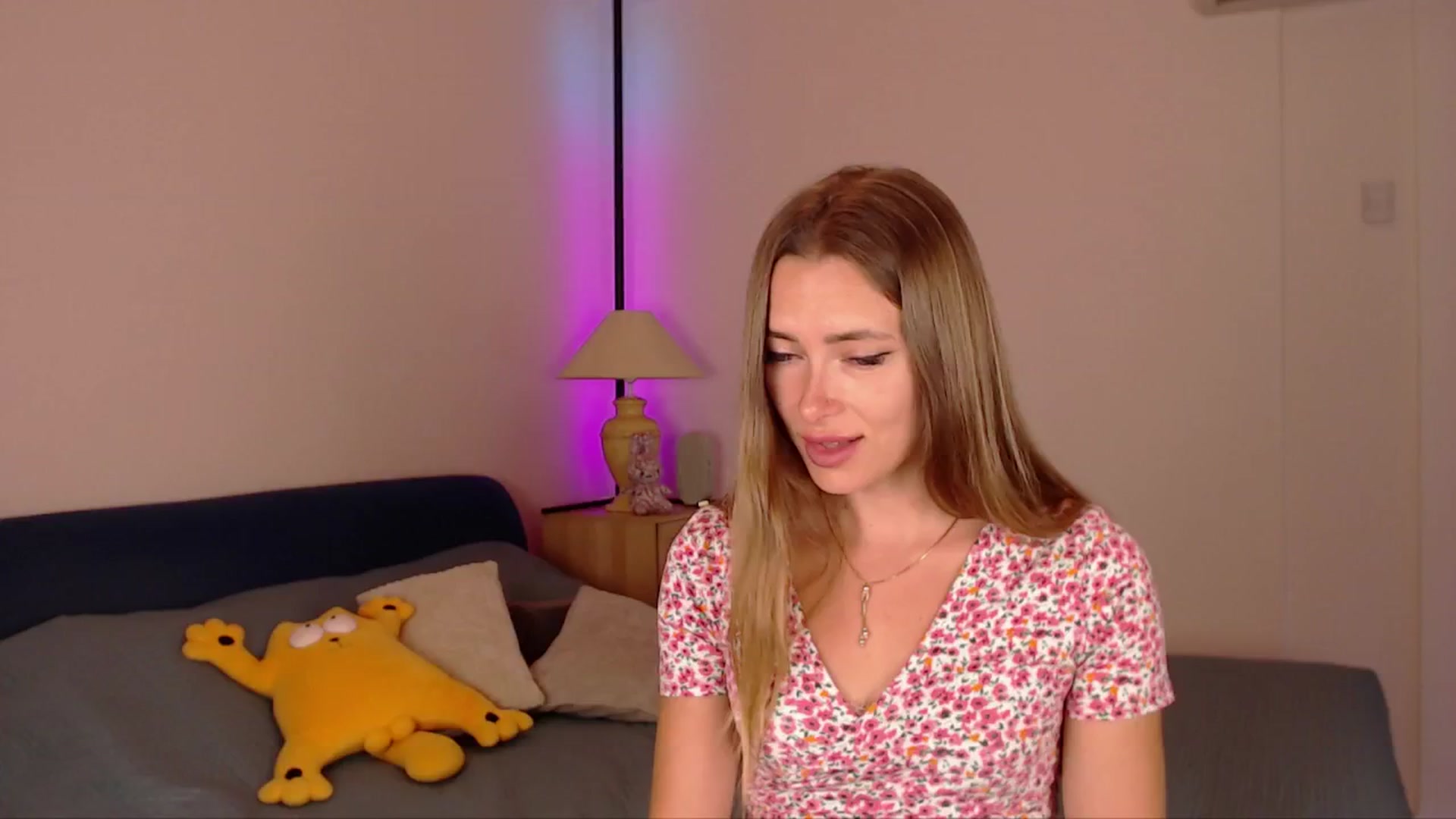 Gallery image thumbnail from SimonsWife's myfreecams stream on, 06/12/2025, 13:44 image 17 of 20