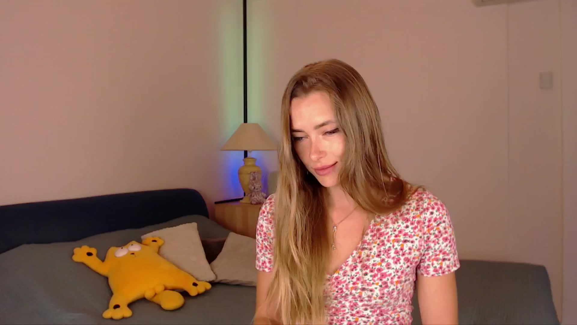 Gallery image thumbnail from SimonsWife's myfreecams stream on, 06/12/2025, 13:44 image 4 of 20