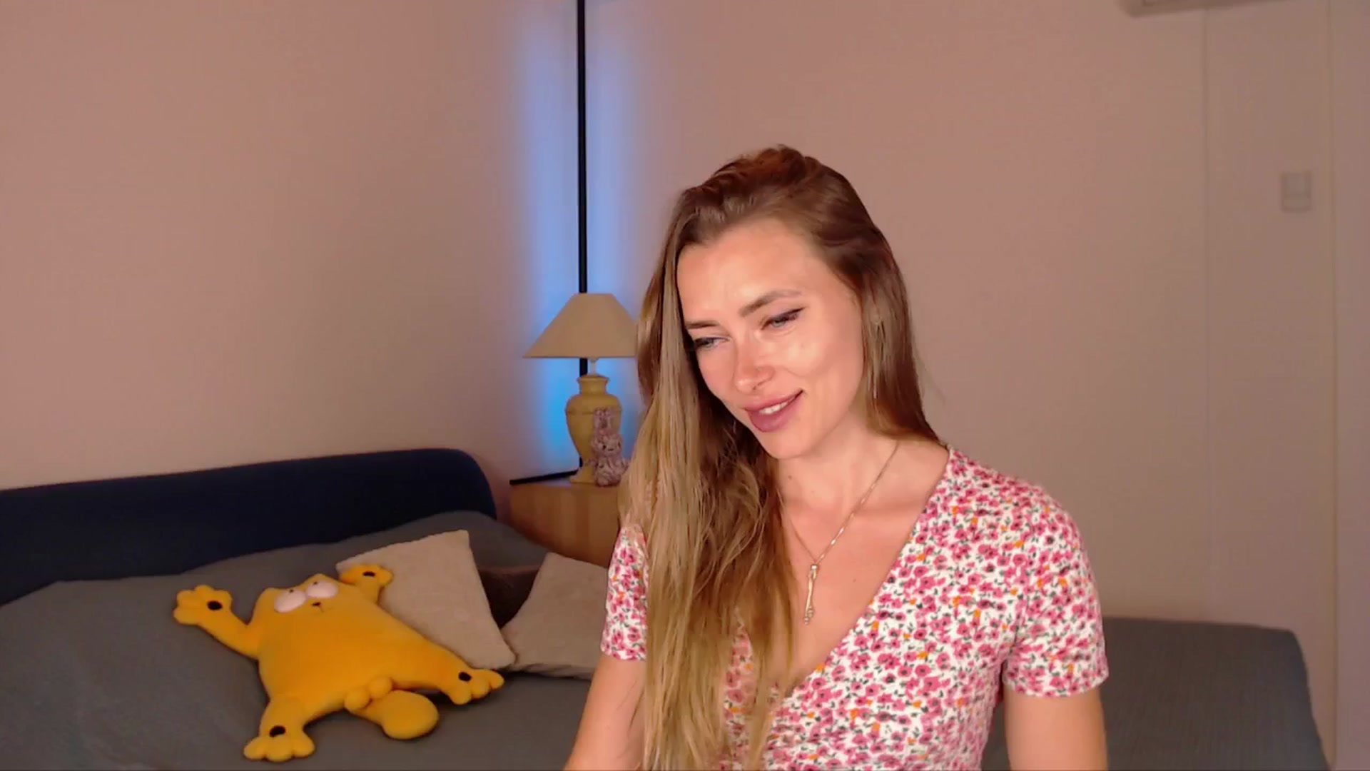 Gallery image thumbnail from SimonsWife's myfreecams stream on, 06/12/2025, 14:43 image 10 of 20