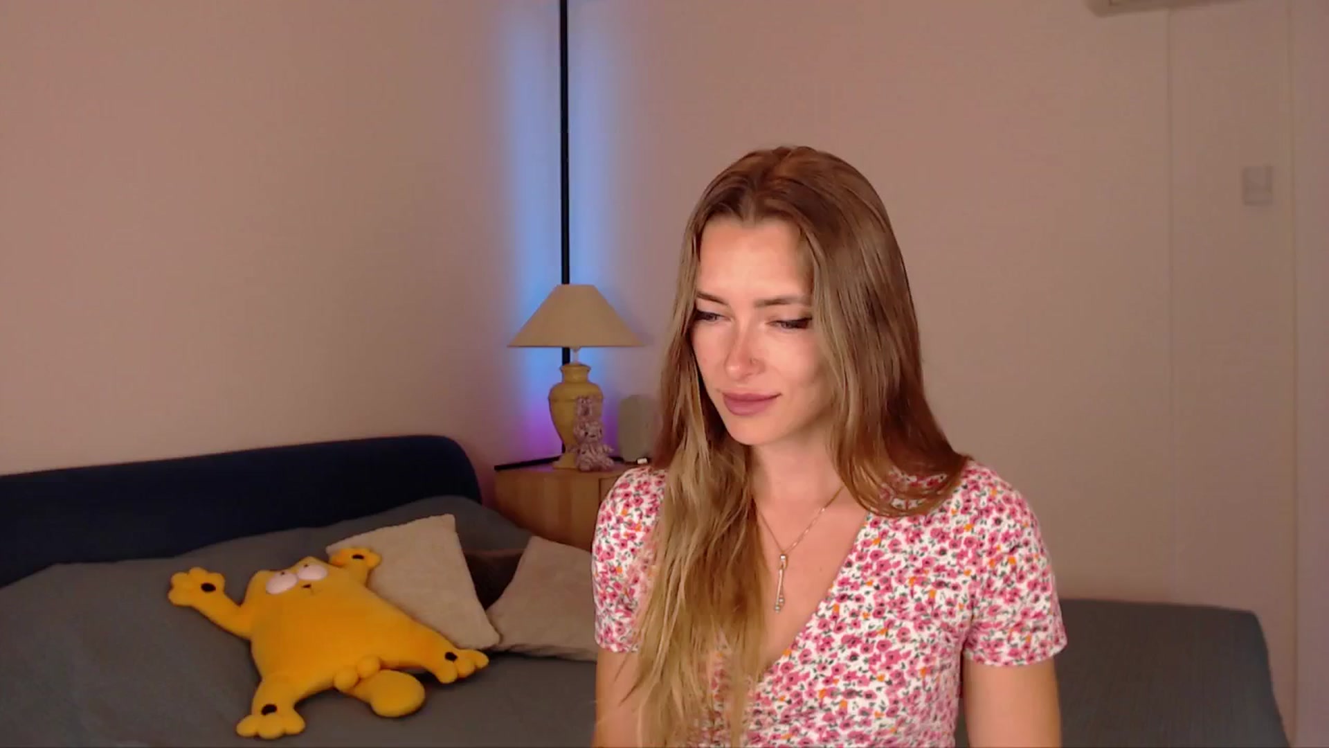 Gallery image thumbnail from SimonsWife's myfreecams stream on, 06/12/2025, 14:43 image 15 of 20